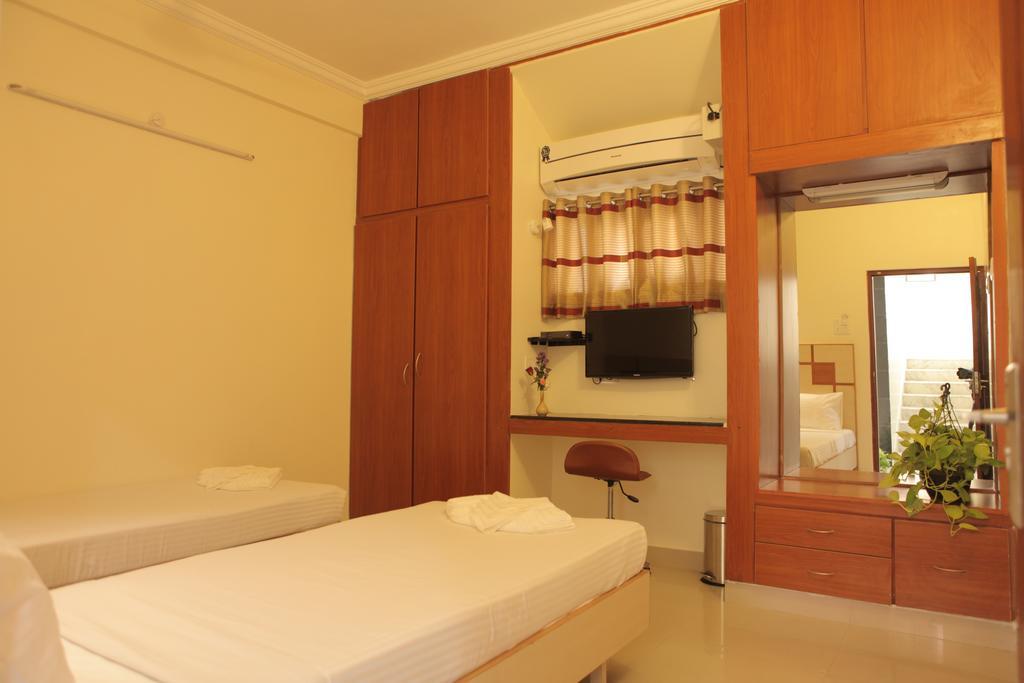 Our Nest Hotel Hyderabad Bagian luar foto
